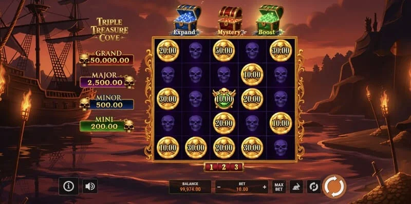 Triple Treasure Cove – skrin utama dengan gulungan dan teluk lanun